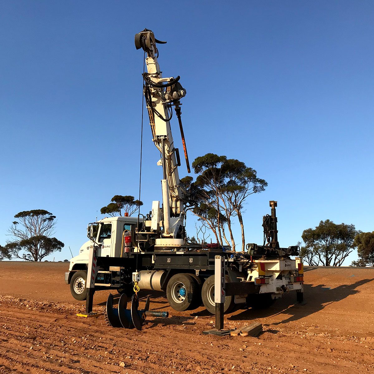 Perth Oil Rigs Dakota Drilling Contractors - Auger Drilling Perth Western Australia